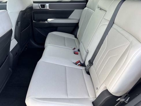 Certified 2025 Hyundai Santa Fe SEL image 21