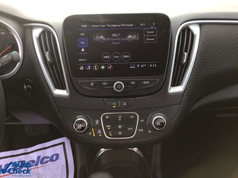 Used 2023 Chevrolet Malibu LT image 39