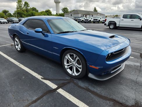 Used 2022 Dodge Challenger R/T RWD image 9