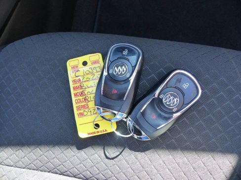 Used 2020 Buick Encore Preferred w/ Safety Package FWD image 44