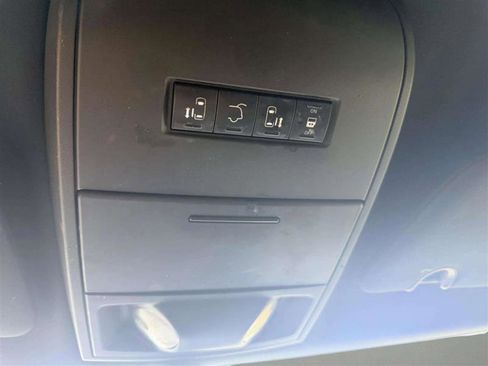 Used 2019 Dodge Grand Caravan SXT image 32
