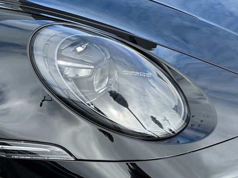 Used 2022 Porsche 911 Turbo S image 35