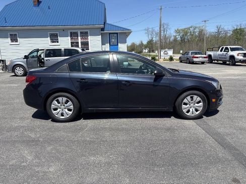 Used 2015 Chevrolet Cruze LS FWD image 6