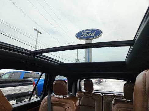 Used 2021 Lincoln Aviator Grand Touring w/ Elements Package Plus image 17