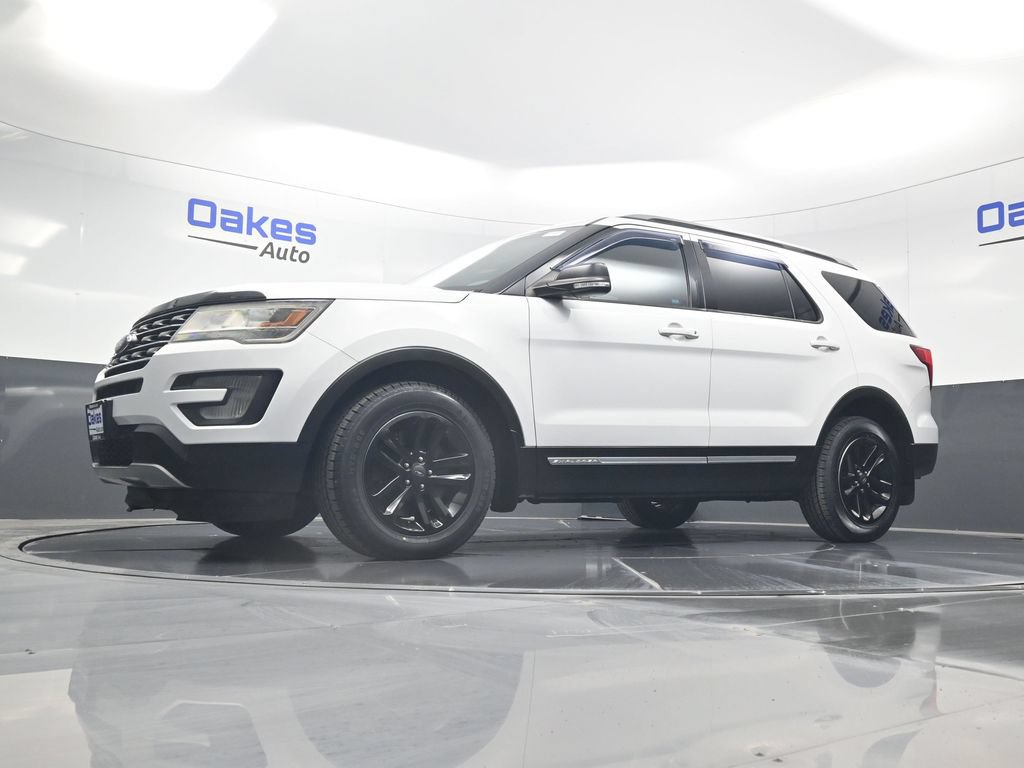 Used 2017 Ford Explorer XLT FWD image 37