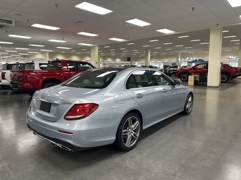 Used 2017 Mercedes-Benz E 300 4MATIC image 7