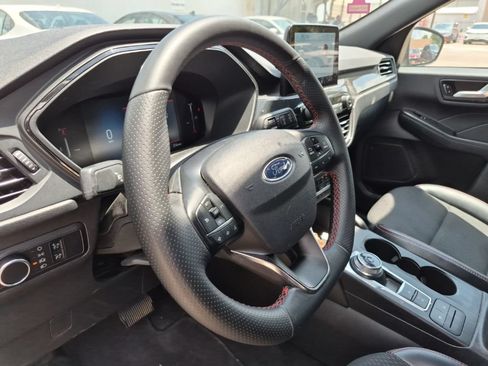 Used 2025 Ford Escape ST-Line AWD/4WD image 9