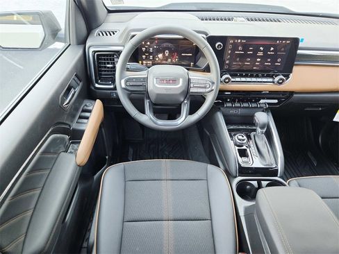 New 2025 GMC Canyon AT4 image 10