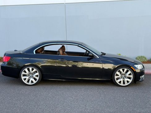 Used 2011 BMW 335i Convertible RWD image 25