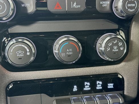 New 2026 RAM 1500 Express AWD/4WD image 15