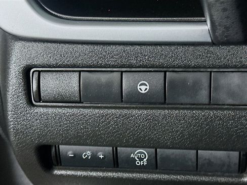 Used 2023 Nissan Rogue SV image 17