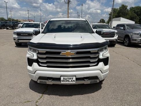 Used 2024 Chevrolet Silverado 1500 High Country w/ Technology Package AWD/4WD image 9