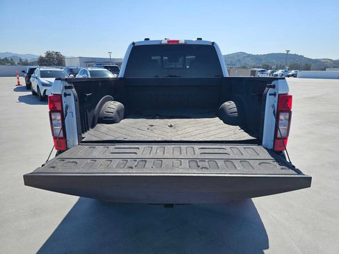 Used 2021 Ford F250 Lariat w/ Lariat Value Package AWD/4WD image 14