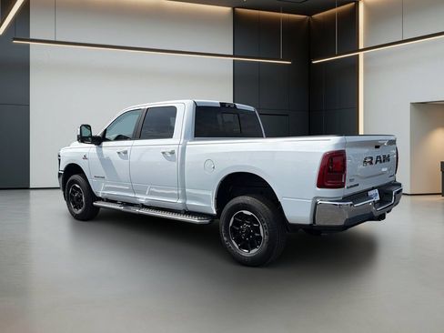 Used 2025 RAM 2500 Laramie AWD/4WD image 3