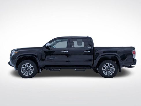 Used 2019 Toyota Tacoma Limited image 4