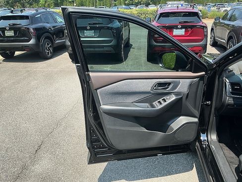 Certified 2023 Nissan Rogue S FWD image 11