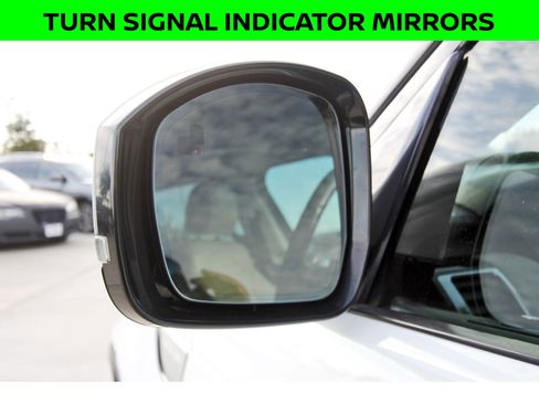 Used 2018 Land Rover Discovery HSE image 9