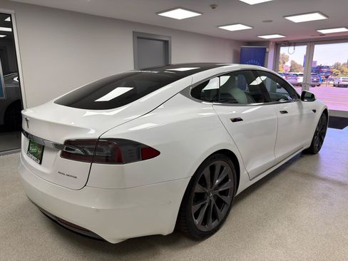 Used 2020 Tesla Model S AWD image 3