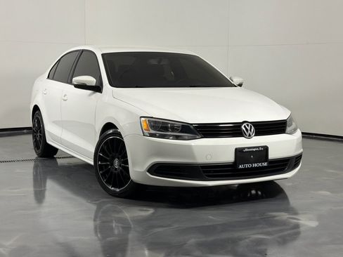 Used 2014 Volkswagen Jetta SE FWD image 2