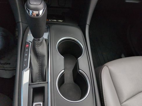 Used 2018 Chevrolet Equinox Premier image 32