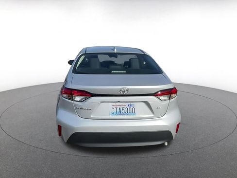 Used 2025 Toyota Corolla LE image 12