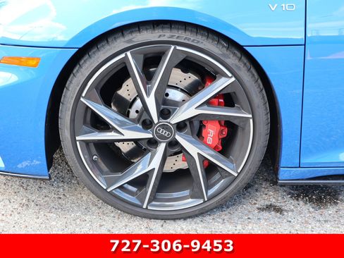 Used 2021 Audi R8 V10 w/ Premium Package image 16
