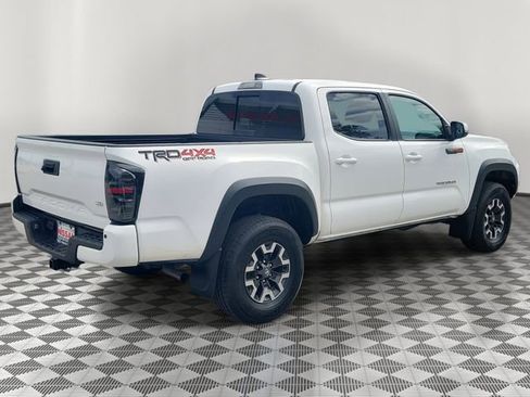 Used 2022 Toyota Tacoma TRD Off-Road w/ Technology Package image 2