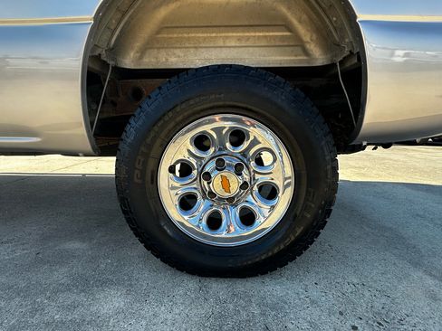 Used 2004 GMC Sierra 1500 SLE w/ Safe And Sound Package image 11