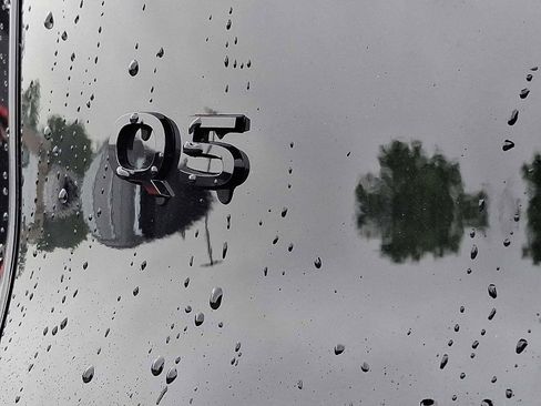 New 2025 Audi Q5 Premium image 17