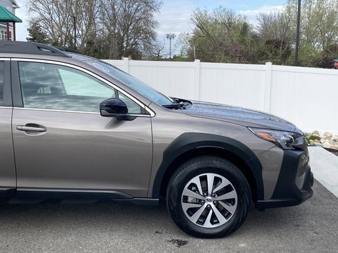 Used 2023 Subaru Outback Premium w/ Popular Package #1 image 8