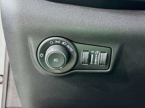 Used 2022 Jeep Compass High Altitude AWD/4WD image 19