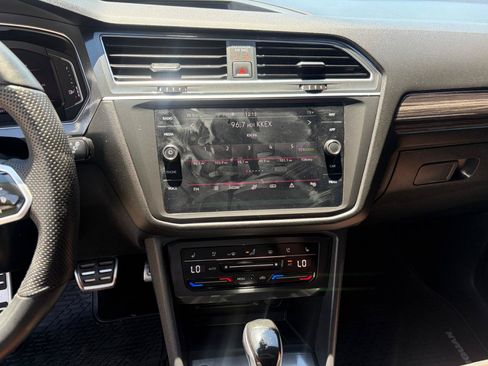 Used 2023 Volkswagen Tiguan SEL R-Line AWD/4WD image 18