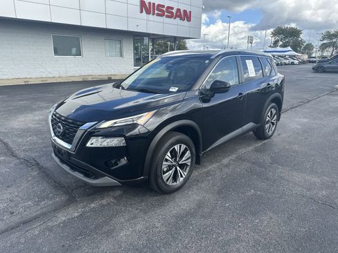 Certified 2022 Nissan Rogue SV w/ SV Premium Package image 2
