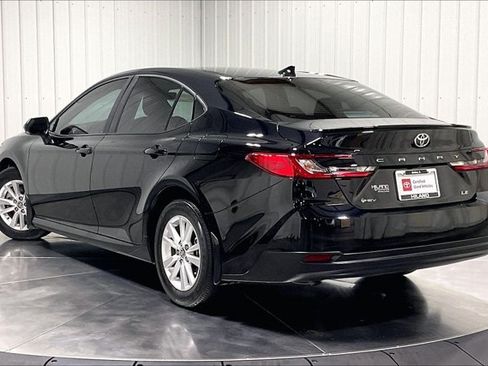 Used 2026 Toyota Camry LE w/ Convenience Package FWD image 12