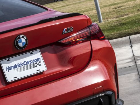 Used 2026 BMW M4 Competition w/ Executive Package image 8