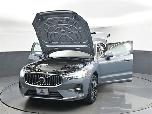 Used 2022 Volvo XC60 B6 Inscription w/ Advanced Package image 58