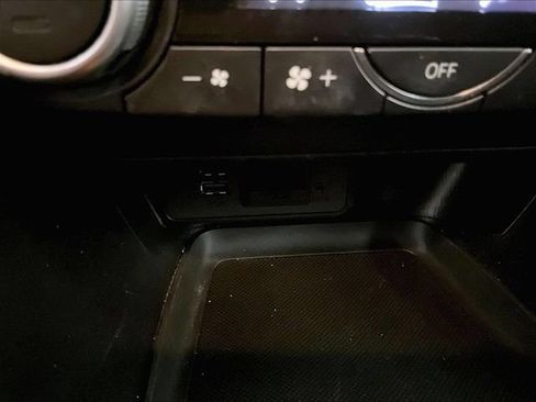 Used 2018 MAZDA MAZDA3 Grand Touring w/ Premium Equipment Package FWD image 31
