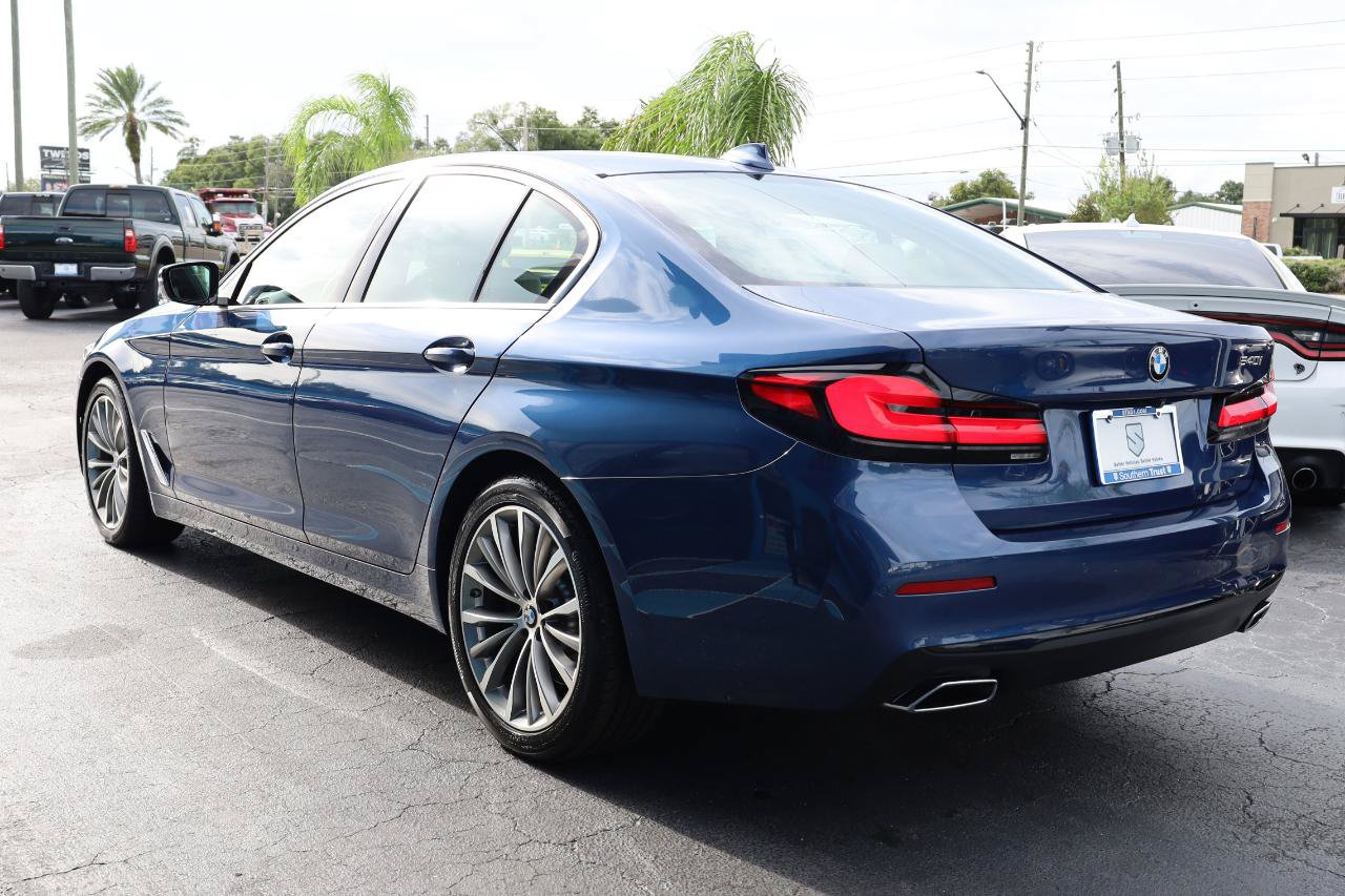 Used 2021 BMW 540i w/ Luxury Seating Package RWD image 3