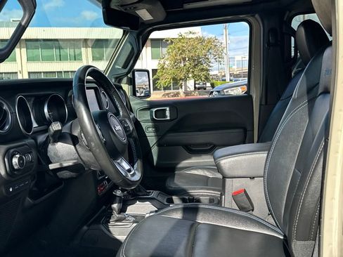 Used 2022 Jeep Wrangler Unlimited Rubicon 4xe w/ Cold Weather Group image 13