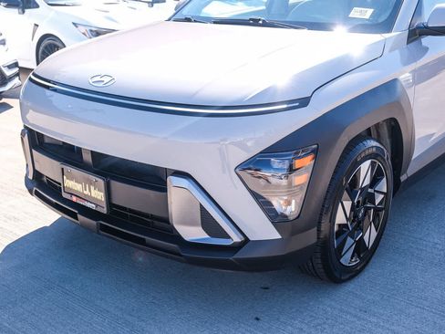 Used 2024 Hyundai Kona SEL FWD image 11