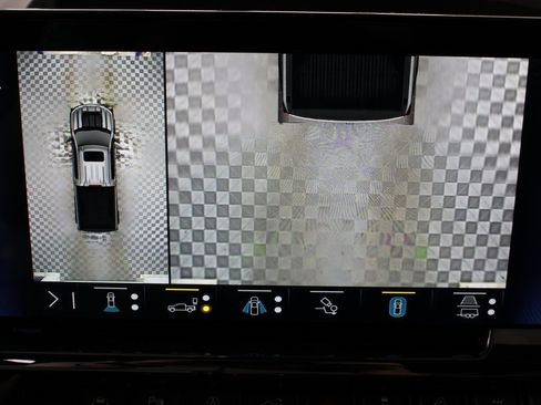 Used 2023 Chevrolet Silverado 1500 ZR2 image 17