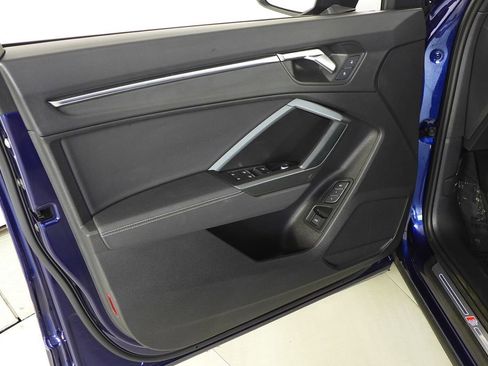 Used 2022 Audi Q3 2.0T Premium w/ Black Optic Sport Package image 11