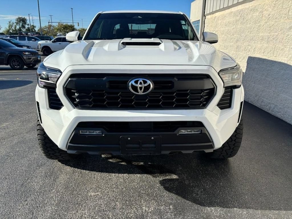 Used 2025 Toyota Tacoma TRD Sport AWD/4WD image 11