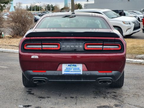 Used 2017 Dodge Challenger R/T image 6