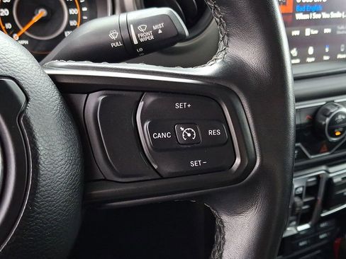 Used 2021 Jeep Gladiator Willys image 23