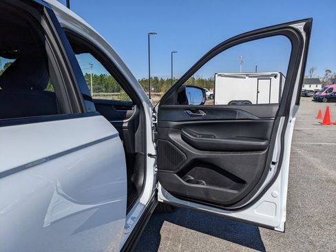 New 2026 Jeep Grand Cherokee L 2WD image 60