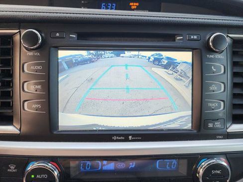 Used 2014 Toyota Highlander XLE AWD/4WD image 26