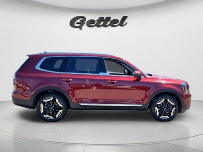 Used 2023 Kia Telluride EX w/ EX Captain's Chair Package