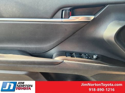 Used 2023 Toyota Camry SE FWD image 23