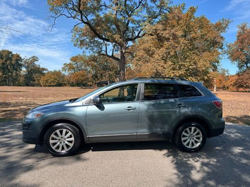 Used 2010 MAZDA CX-9 Touring w/ Moonroof & Bose Audio Pkg image 3